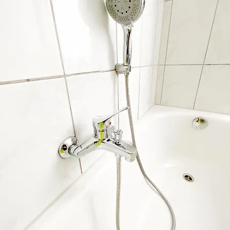 Homestay In Kuenstlerwohnung