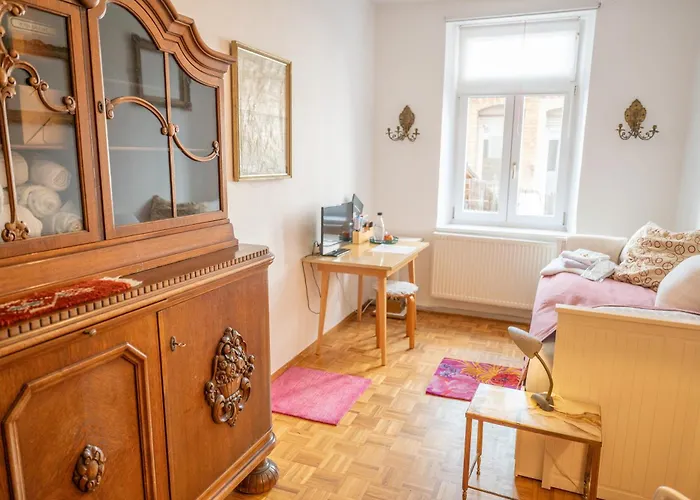 Séjour chez l'habitant In Kuenstlerwohnung